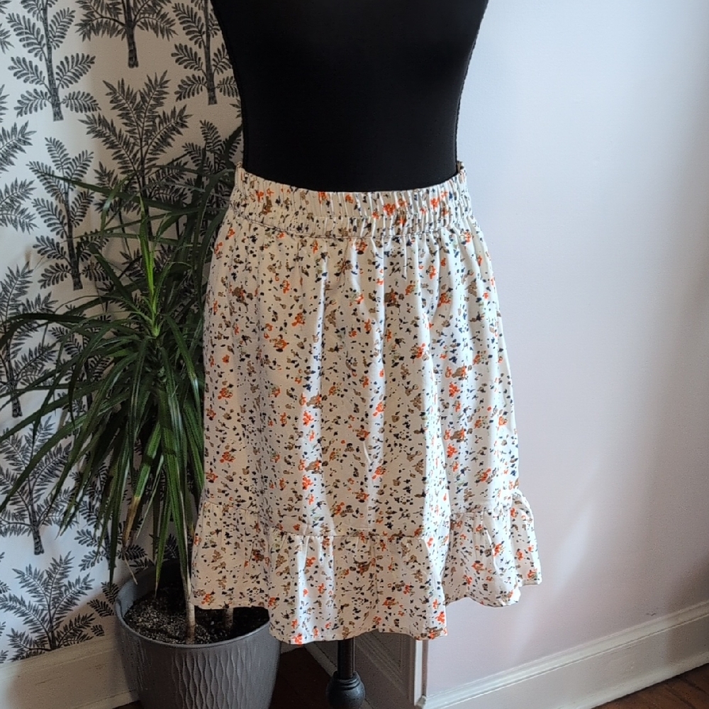 NWT! Vero Moda Cream Mini Skirt with Orange, Navy & Brown Abstract Print